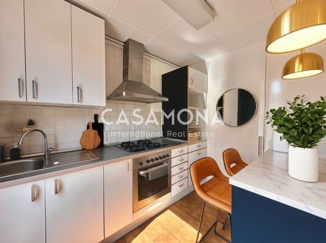 2 soverom Penthouse til salgs i La Barceloneta, Barcelona by - € 300 000 (Ref: 9339132)