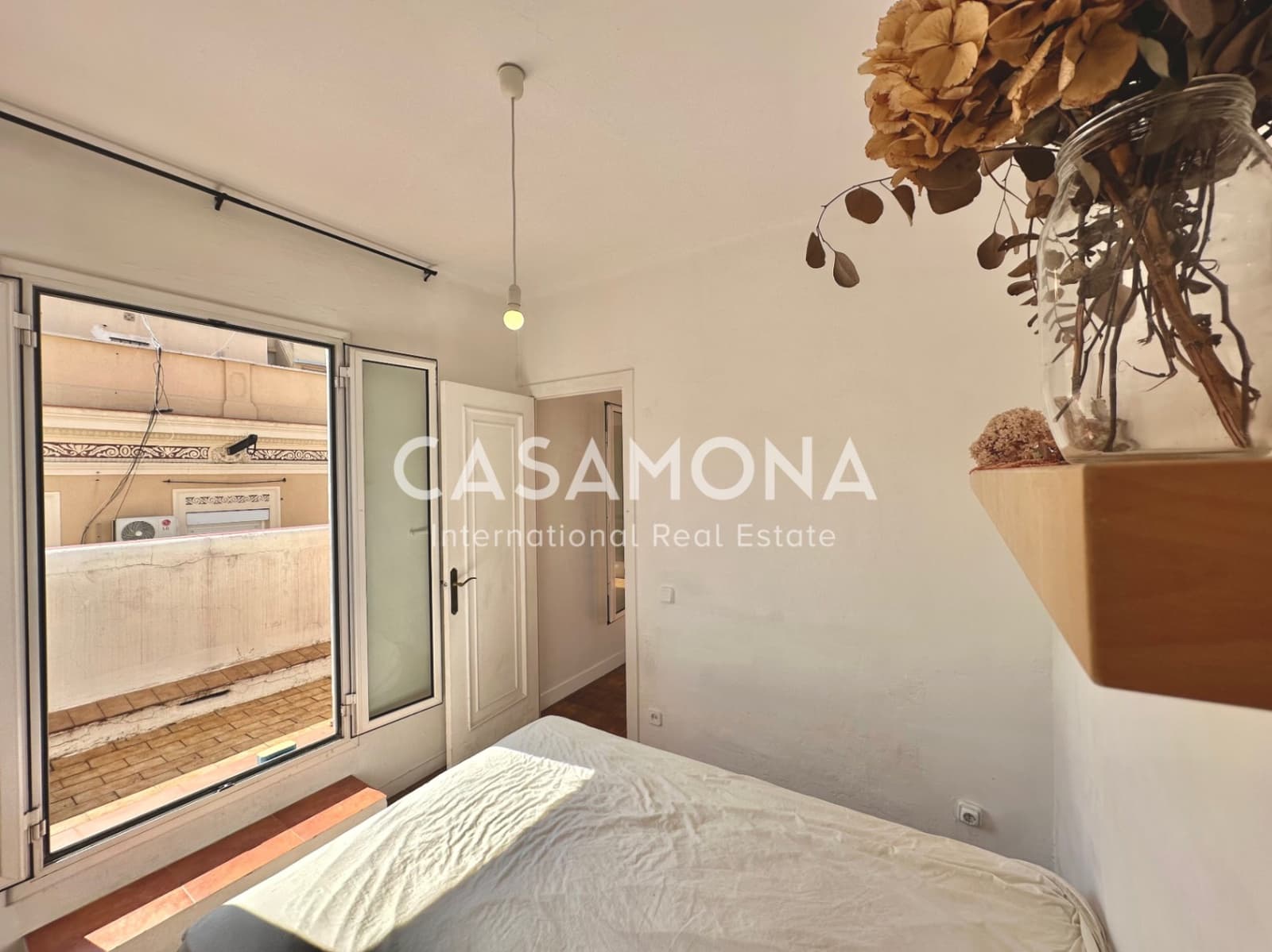 2 soverom Penthouse til salgs i Barcelona by - € 300 000 (Ref: 9339132)