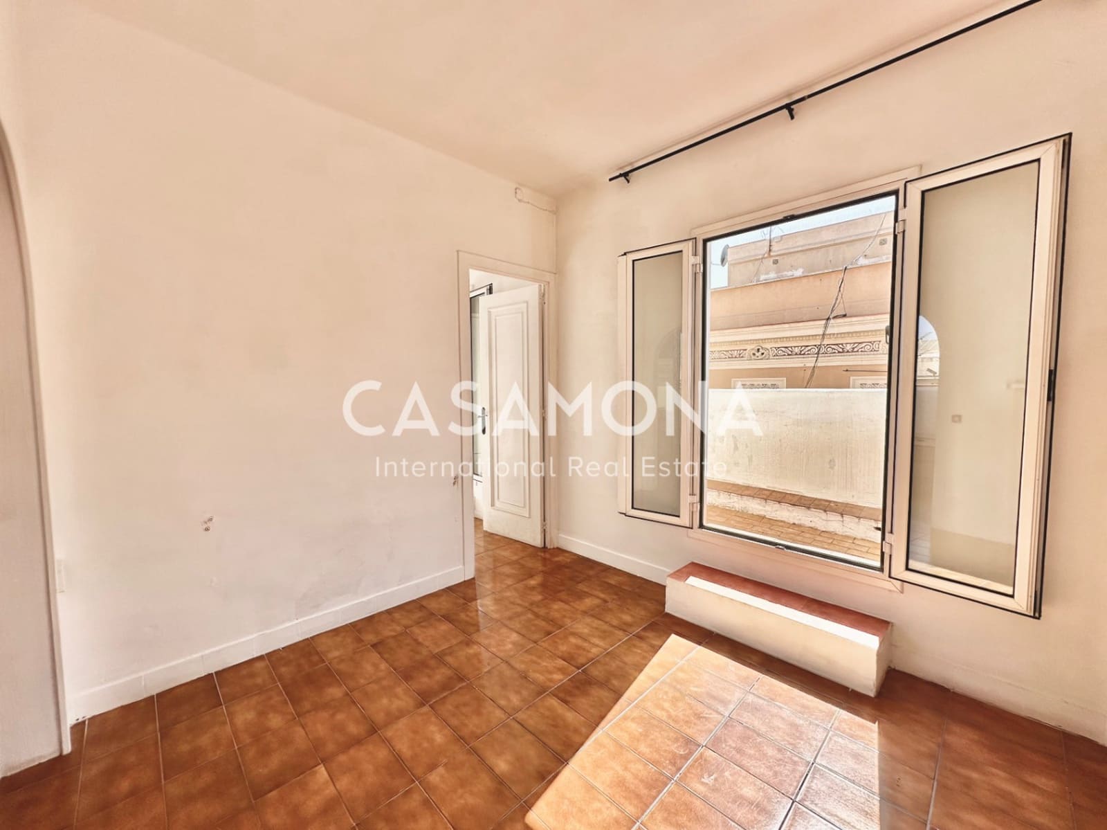 2 soverom Penthouse til salgs i Barcelona by - € 300 000 (Ref: 9339132)