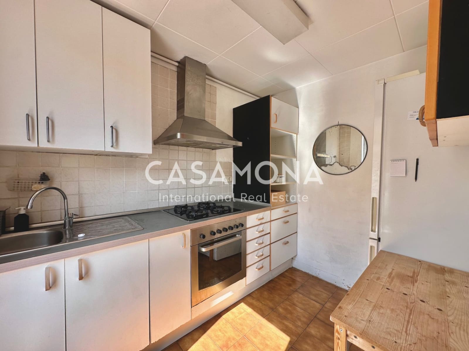 2 soverom Penthouse til salgs i Barcelona by - € 300 000 (Ref: 9339132)