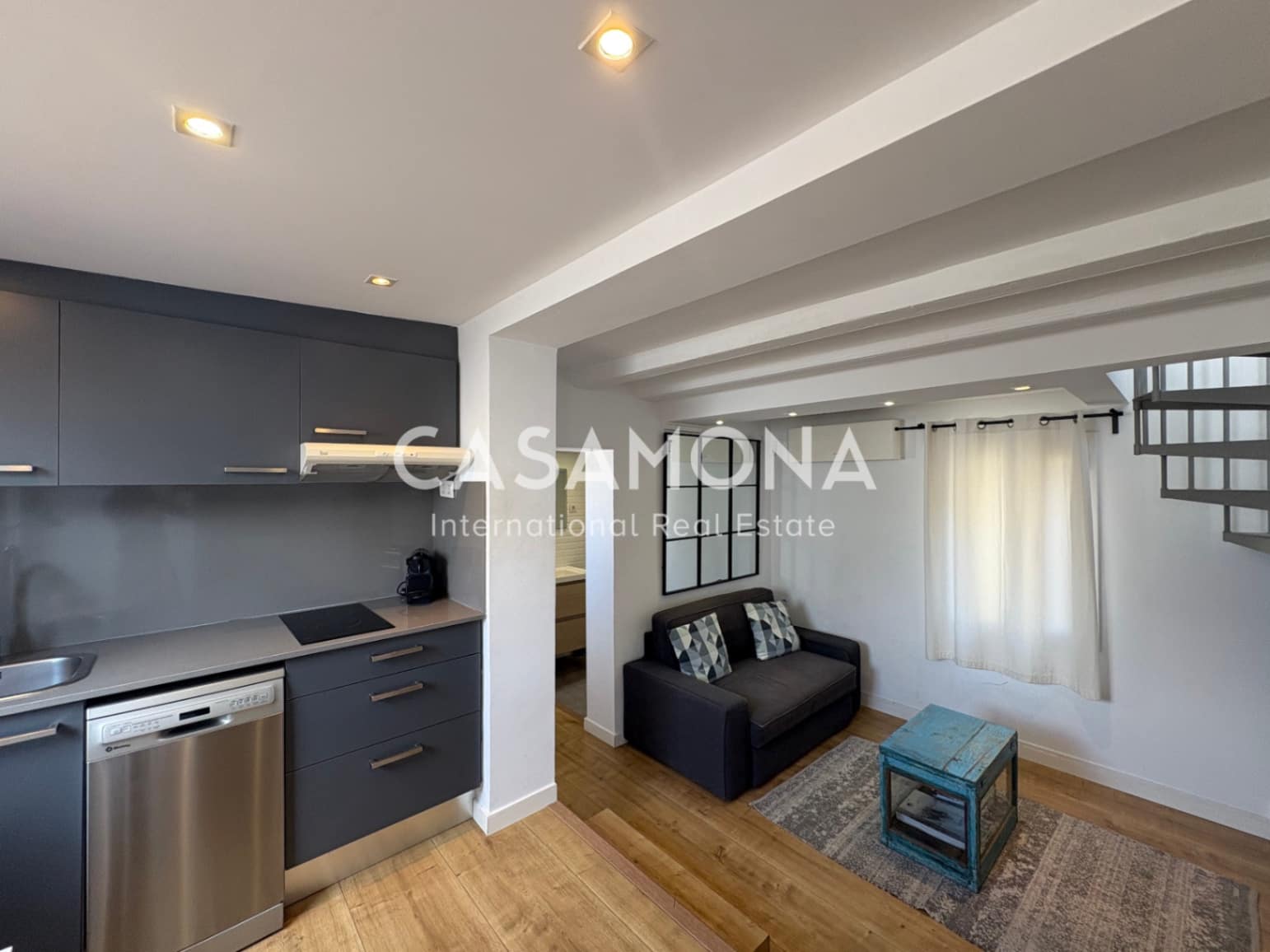 1 soverom Penthouse til salgs i Barcelona by - € 400 000 (Ref: 9352881)