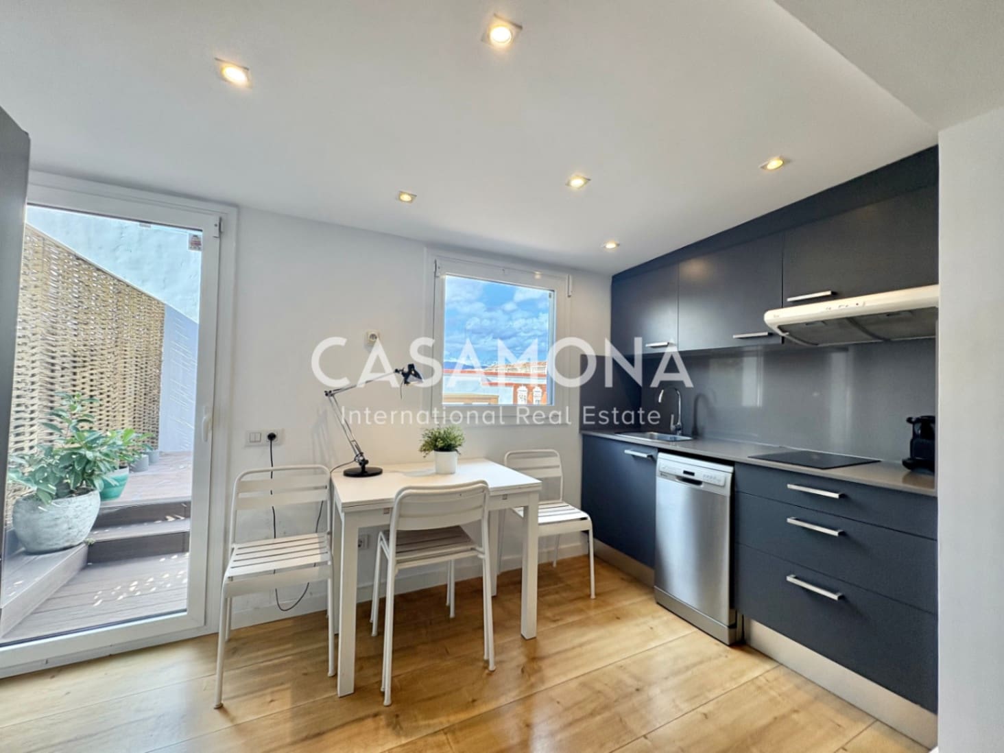 1 soverom Penthouse til salgs i Barcelona by - € 400 000 (Ref: 9352881)
