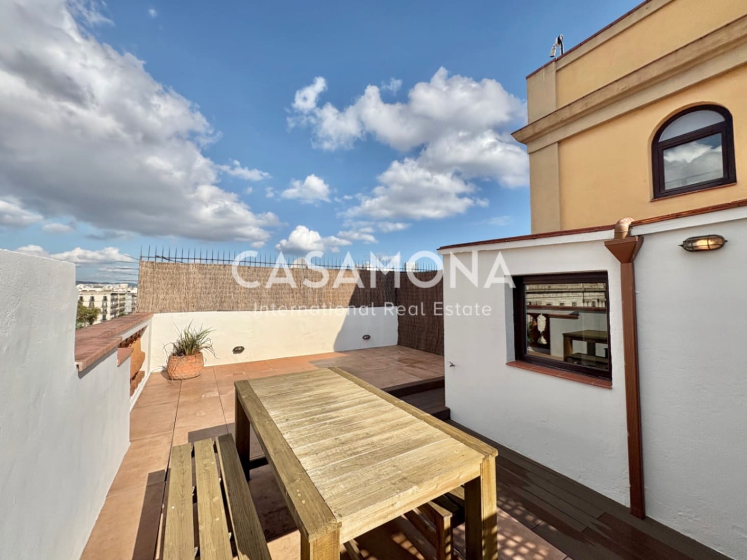 1 soverom Penthouse til salgs i Barcelona by - € 400 000 (Ref: 9352881)