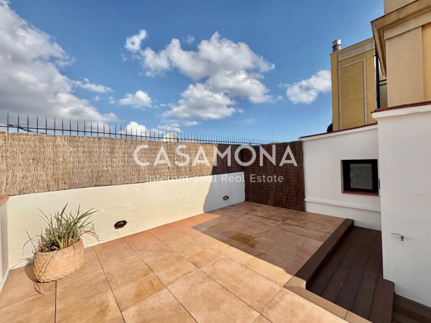 1 soverom Penthouse til salgs i Barcelona by - € 400 000 (Ref: 9352881)