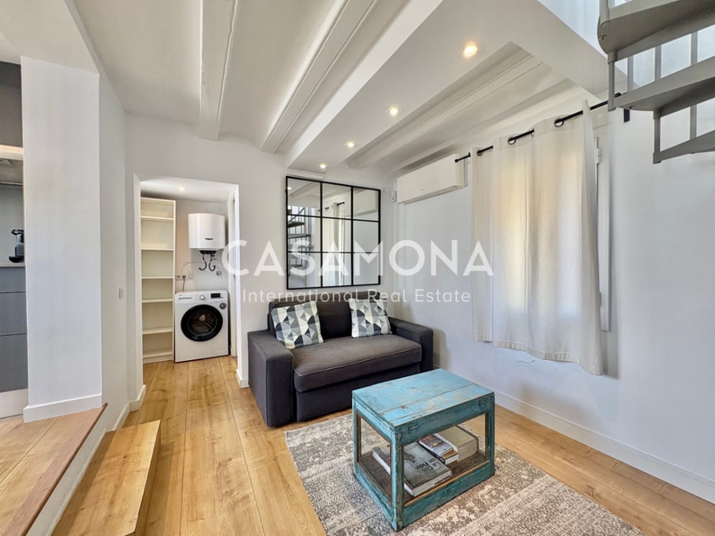 1 soverom Penthouse til salgs i Barcelona by - € 400 000 (Ref: 9352881)