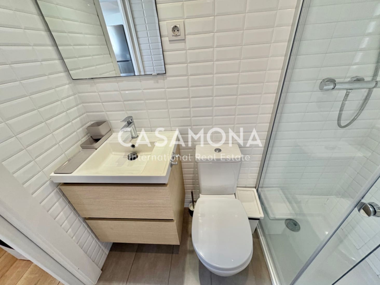 1 soverom Penthouse til salgs i Barcelona by - € 400 000 (Ref: 9352881)