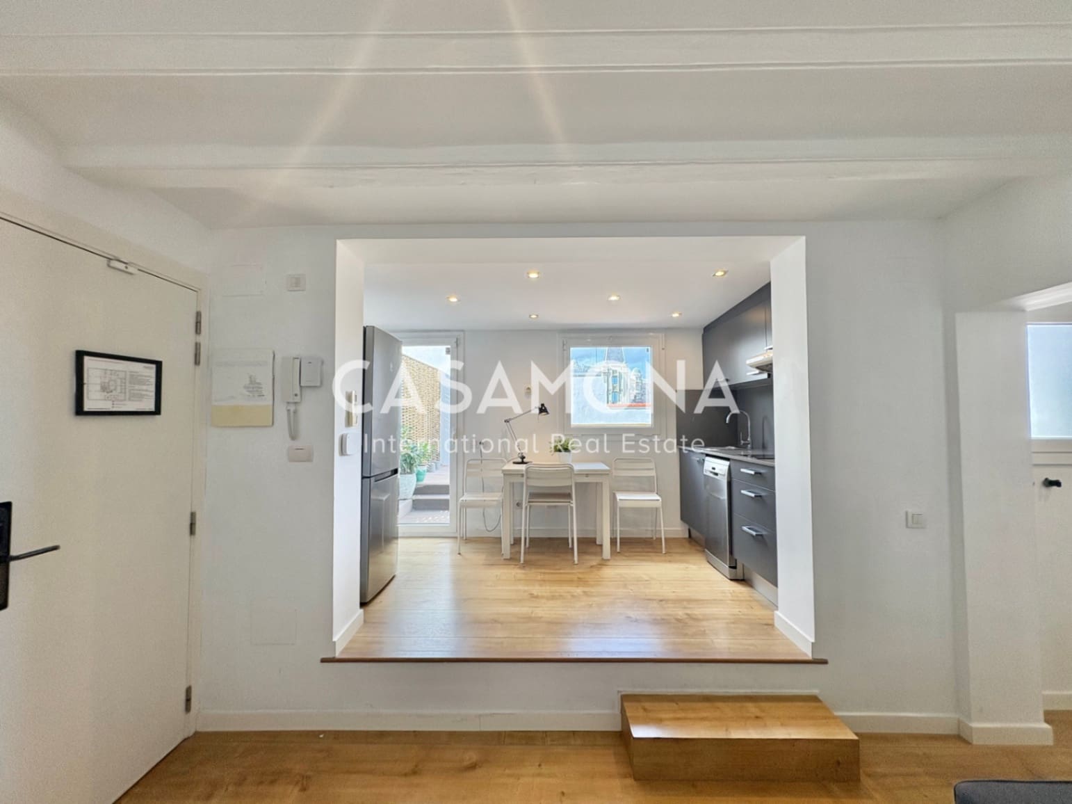 1 soverom Penthouse til salgs i Barcelona by - € 400 000 (Ref: 9352881)