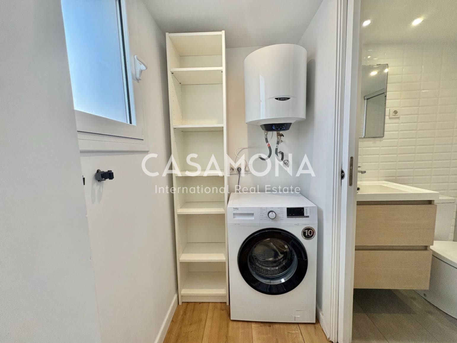 1 soverom Penthouse til salgs i Barcelona by - € 400 000 (Ref: 9352881)
