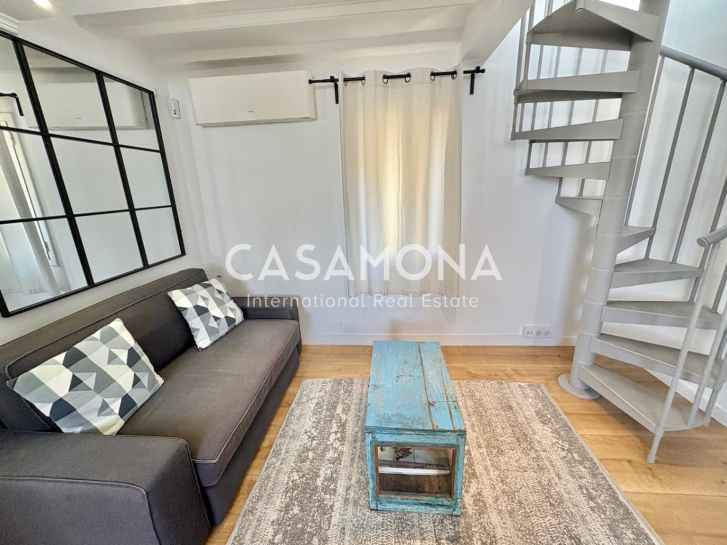 1 soverom Penthouse til salgs i Barcelona by - € 400 000 (Ref: 9352881)