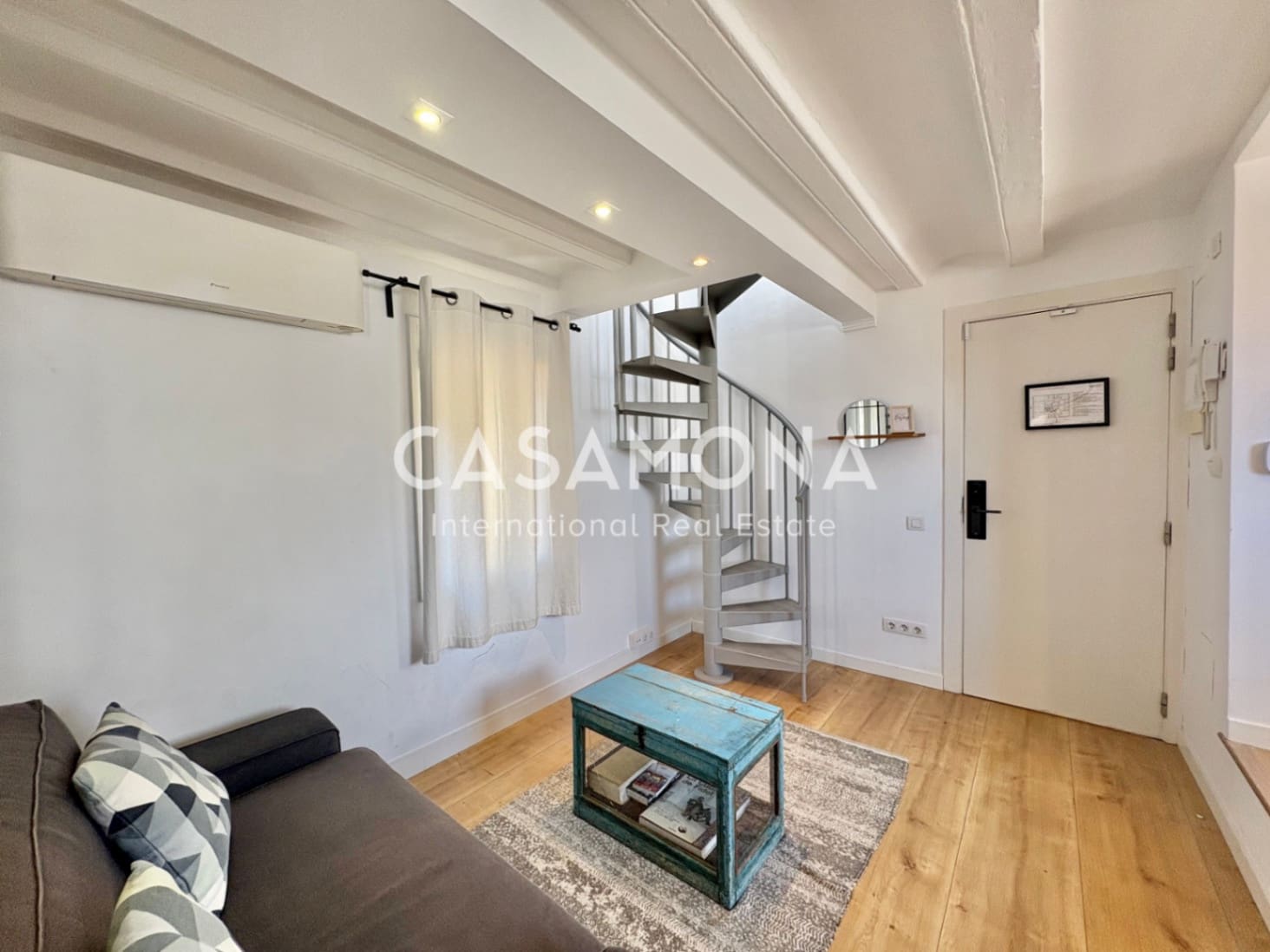 1 soverom Penthouse til salgs i Barcelona by - € 400 000 (Ref: 9352881)