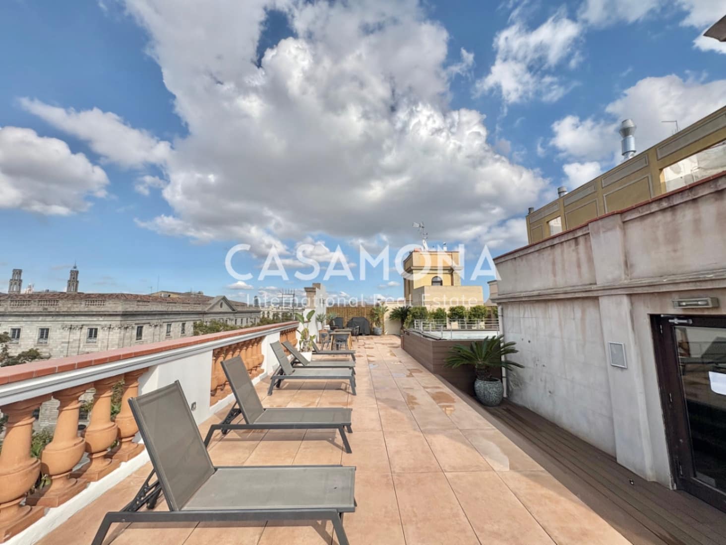1 soverom Penthouse til salgs i Barcelona by - € 400 000 (Ref: 9352881)