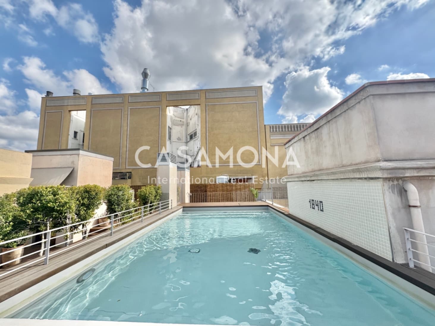 1 soverom Penthouse til salgs i Barcelona by - € 400 000 (Ref: 9352881)