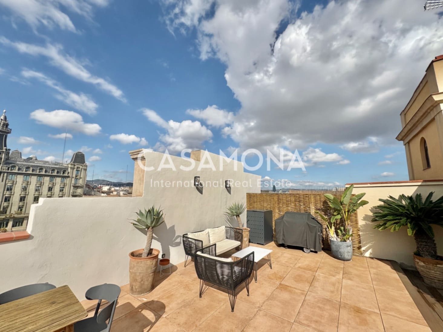 1 soverom Penthouse til salgs i Barcelona by - € 400 000 (Ref: 9352881)