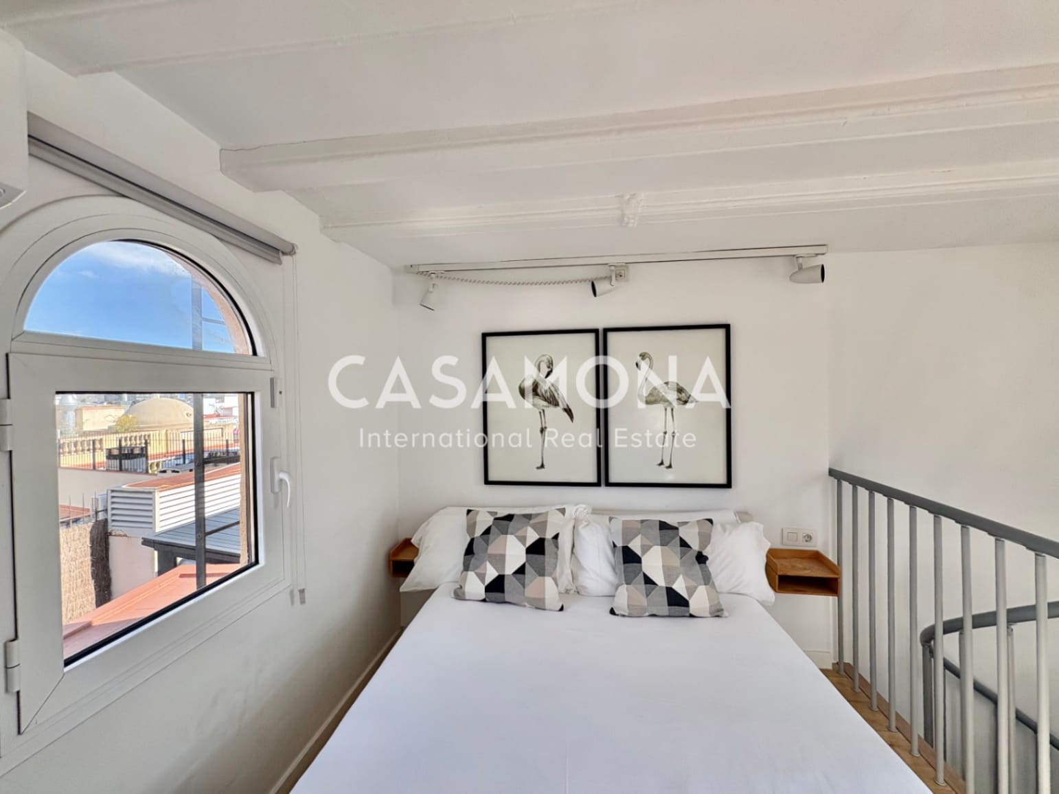 1 soverom Penthouse til salgs i Barcelona by - € 400 000 (Ref: 9352881)