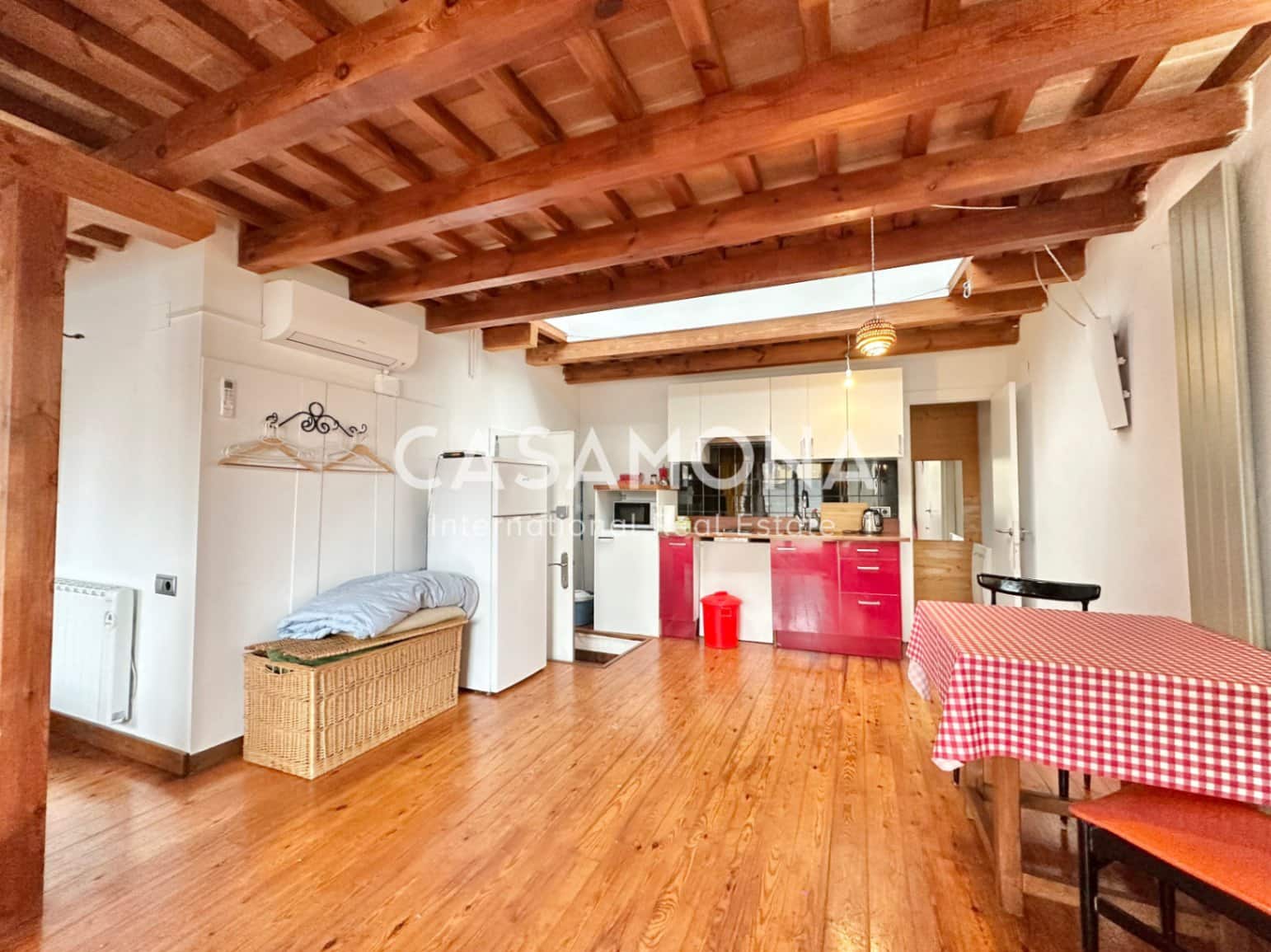 1 slaapkamer Penthouse te huur in Barcelona stad - € 1.350 (Ref: 9371335)