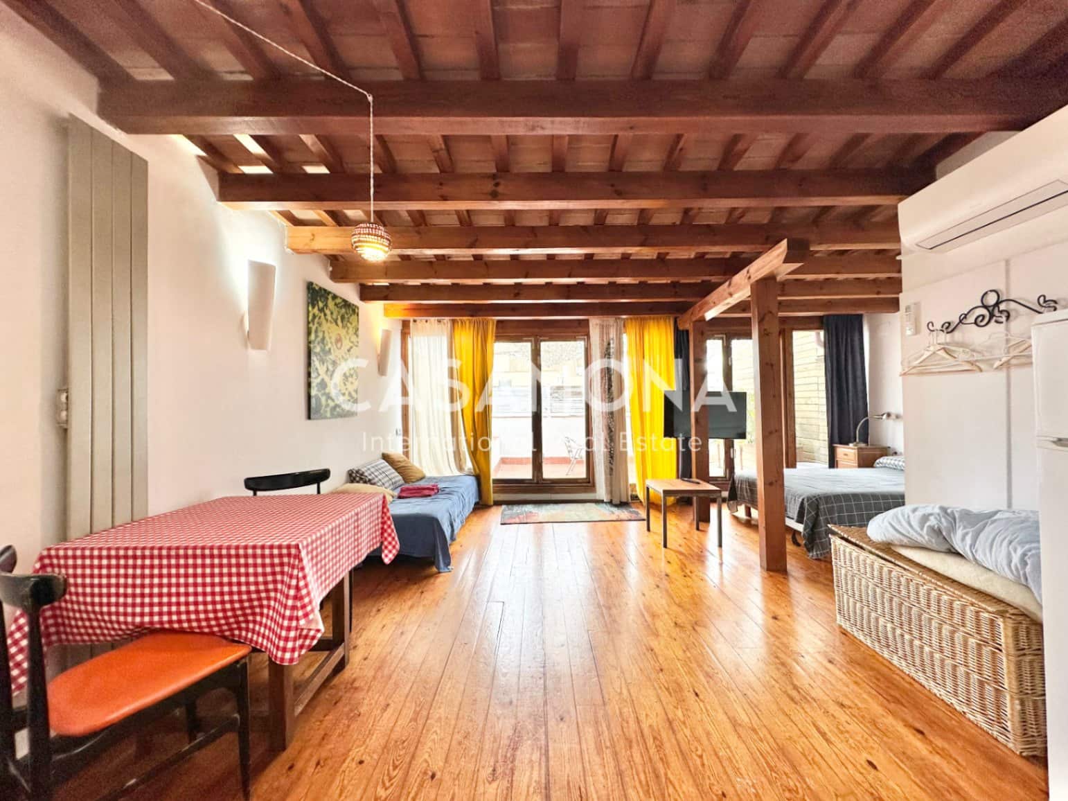 1 slaapkamer Penthouse te huur in Barcelona stad - € 1.350 (Ref: 9371335)