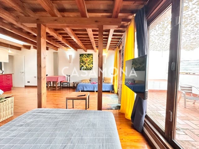 1 bedroom Penthouse for rent in El Raval, Barcelona city - € 1,350 (Ref: 9371335)