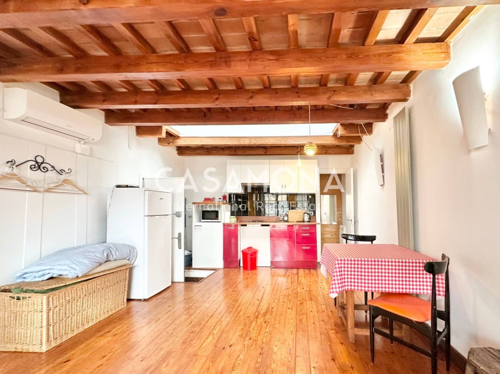 1 slaapkamer Penthouse te huur in Barcelona stad - € 1.350 (Ref: 9371335)