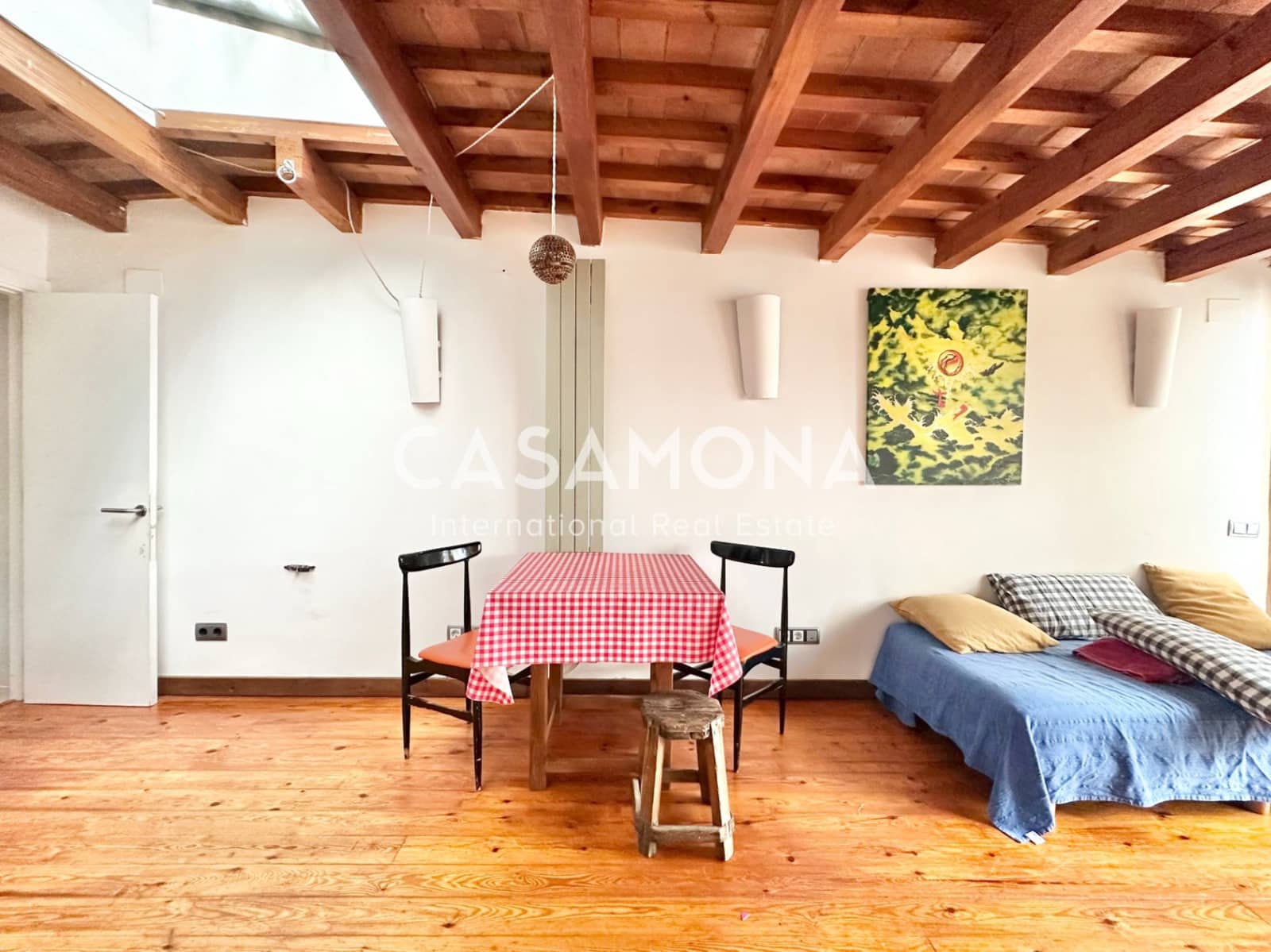 1 slaapkamer Penthouse te huur in Barcelona stad - € 1.350 (Ref: 9371335)