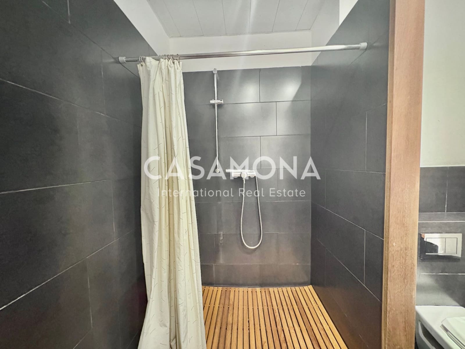 2 soverom Leilighet til leie i Barcelona by - € 1 300 (Ref: 9371336)