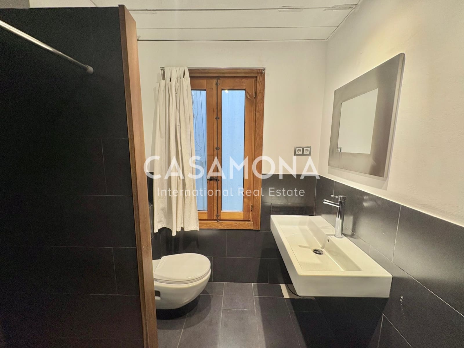 2 soverom Leilighet til leie i Barcelona by - € 1 300 (Ref: 9371336)