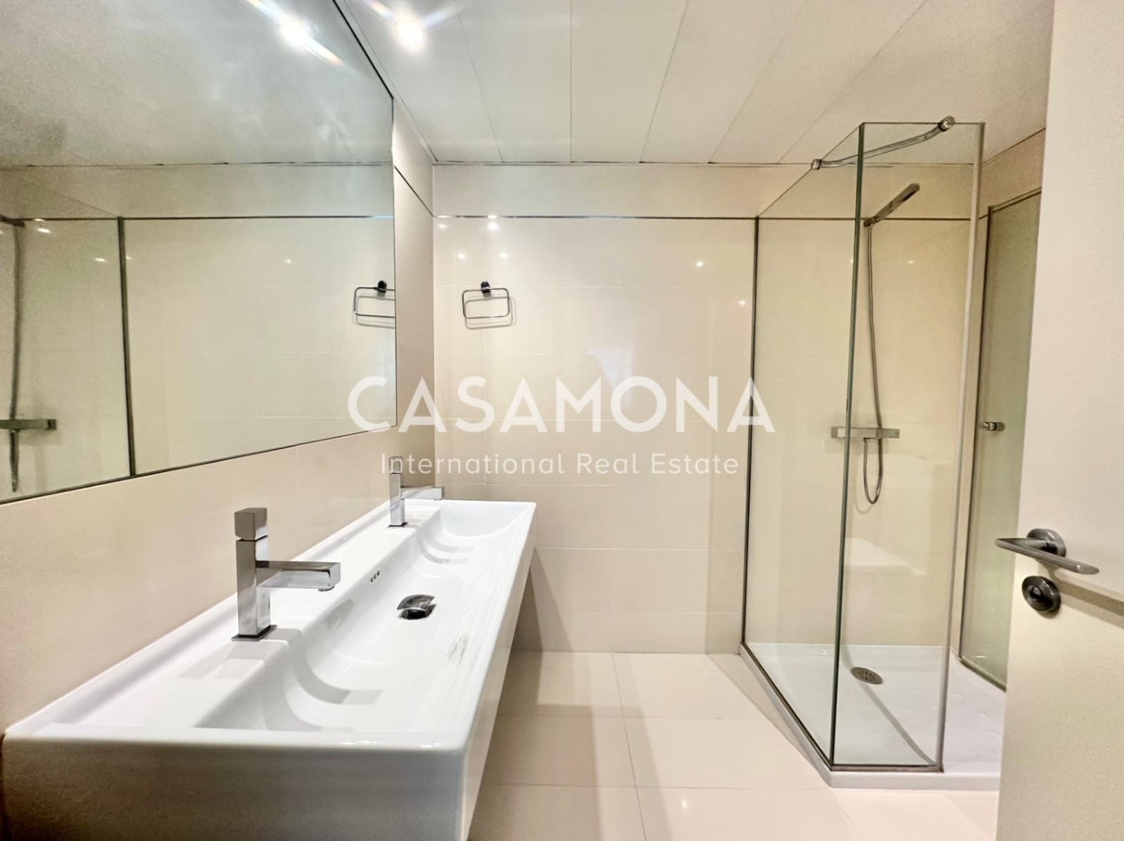 3 bedroom Penthouse for rent in Barcelona city with garage - € 5,700 (Ref: 9373897)