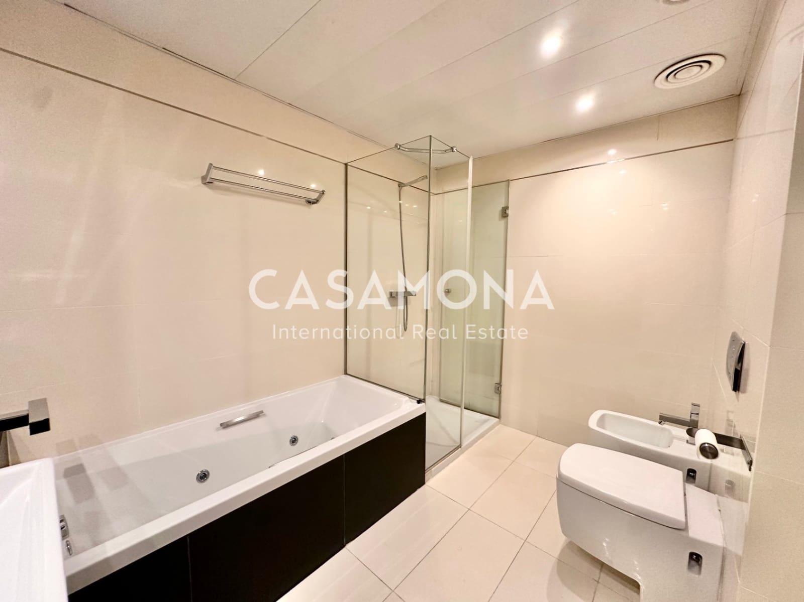 3 bedroom Penthouse for rent in Barcelona city with garage - € 5,700 (Ref: 9373897)