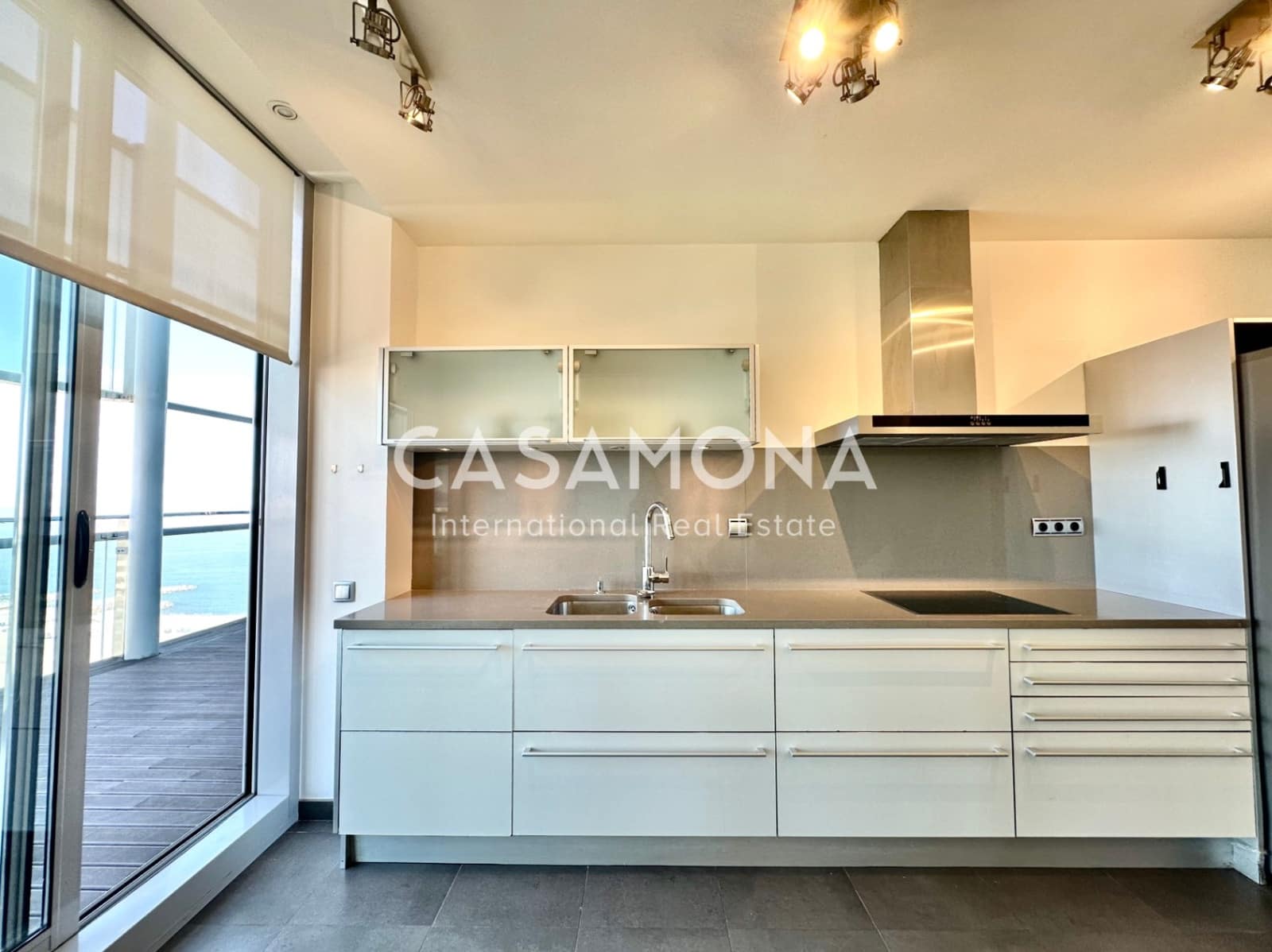 3 bedroom Penthouse for rent in Barcelona city with garage - € 5,700 (Ref: 9373897)