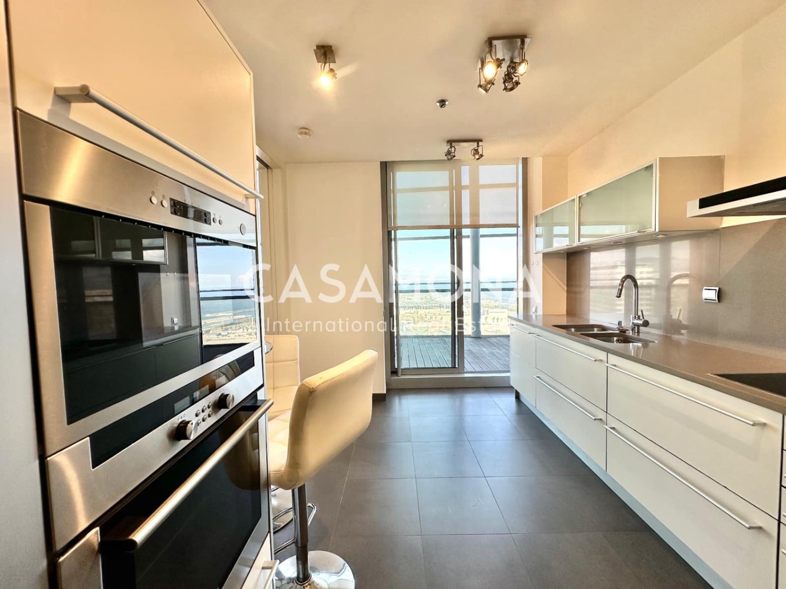 3 bedroom Penthouse for rent in Barcelona city with garage - € 5,700 (Ref: 9373897)