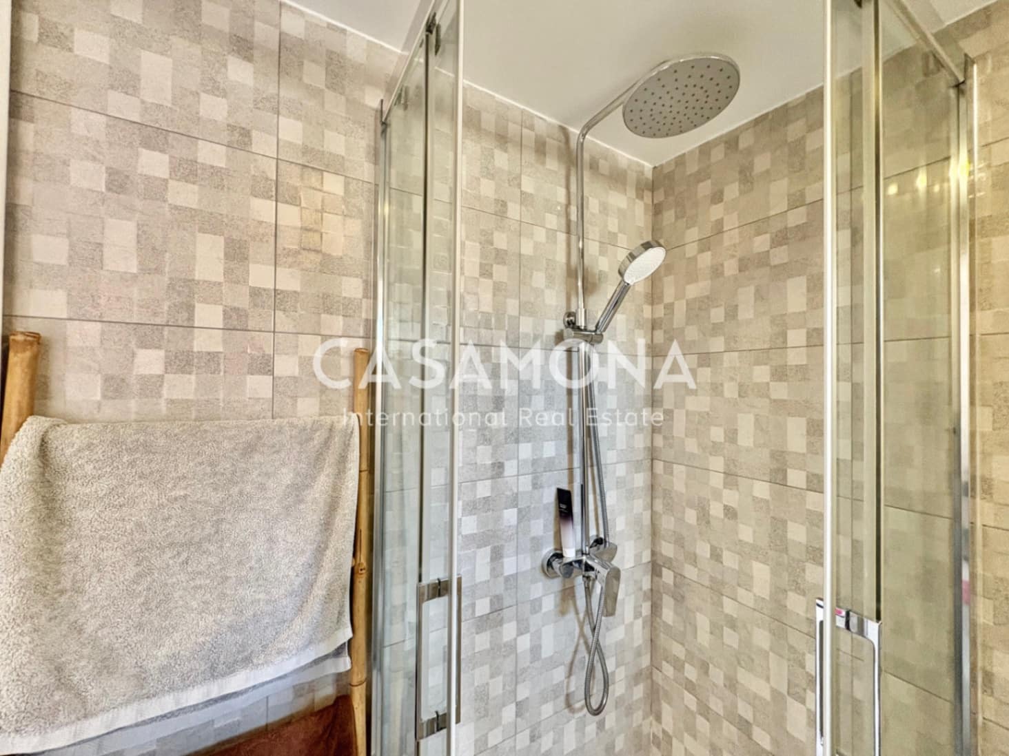 1 slaapkamer Penthouse te koop in Barcelona stad - € 369.000 (Ref: 9401721)
