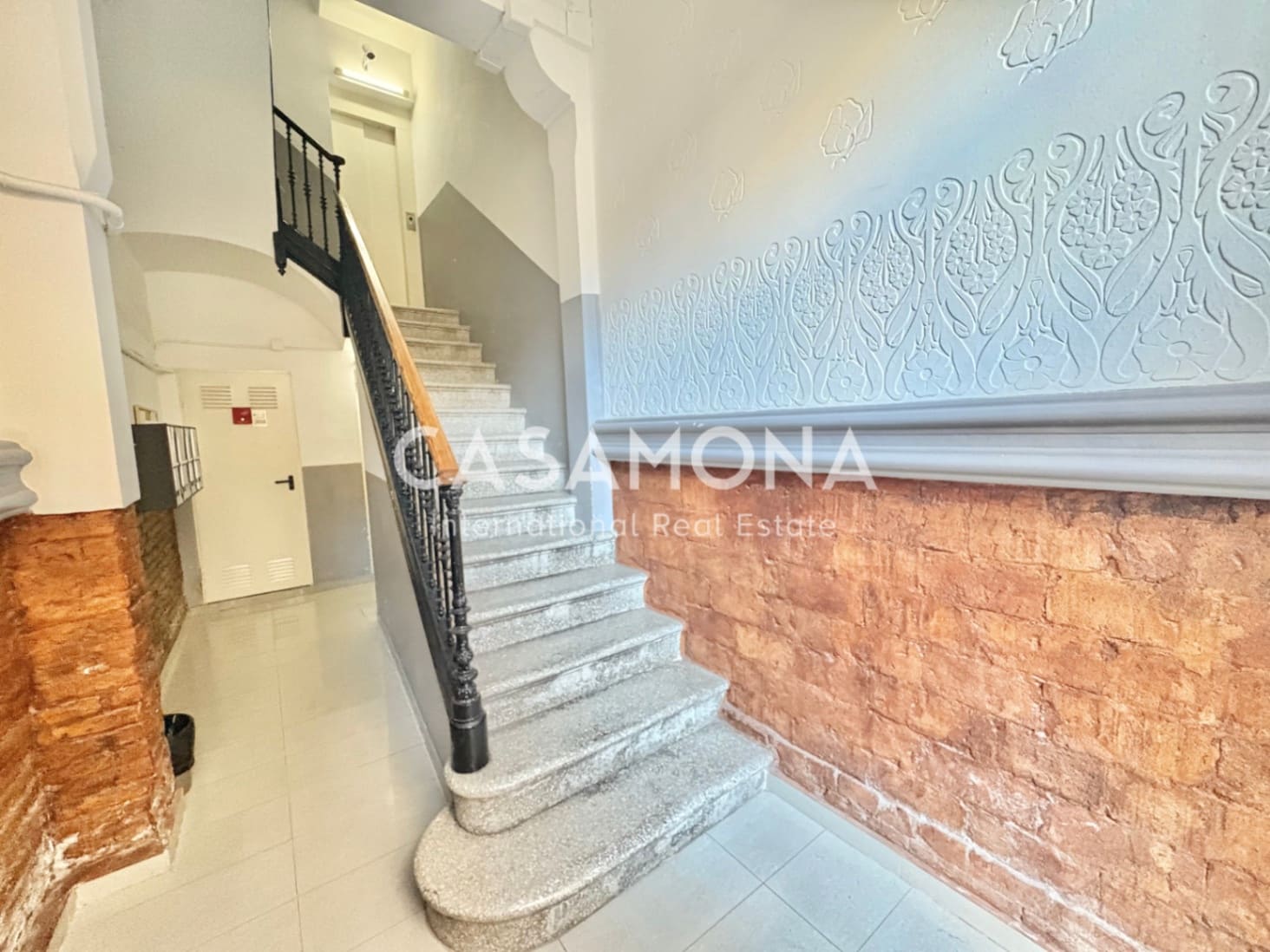 1 slaapkamer Penthouse te koop in Barcelona stad - € 369.000 (Ref: 9401721)