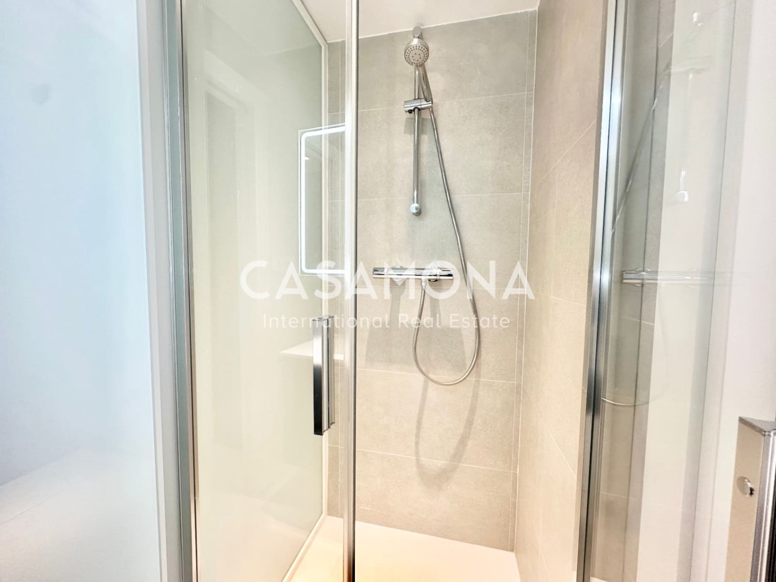 1 sovrum Lägenhet till salu i Barcelona stad med garage - 475 000 € (Ref: 9404611)