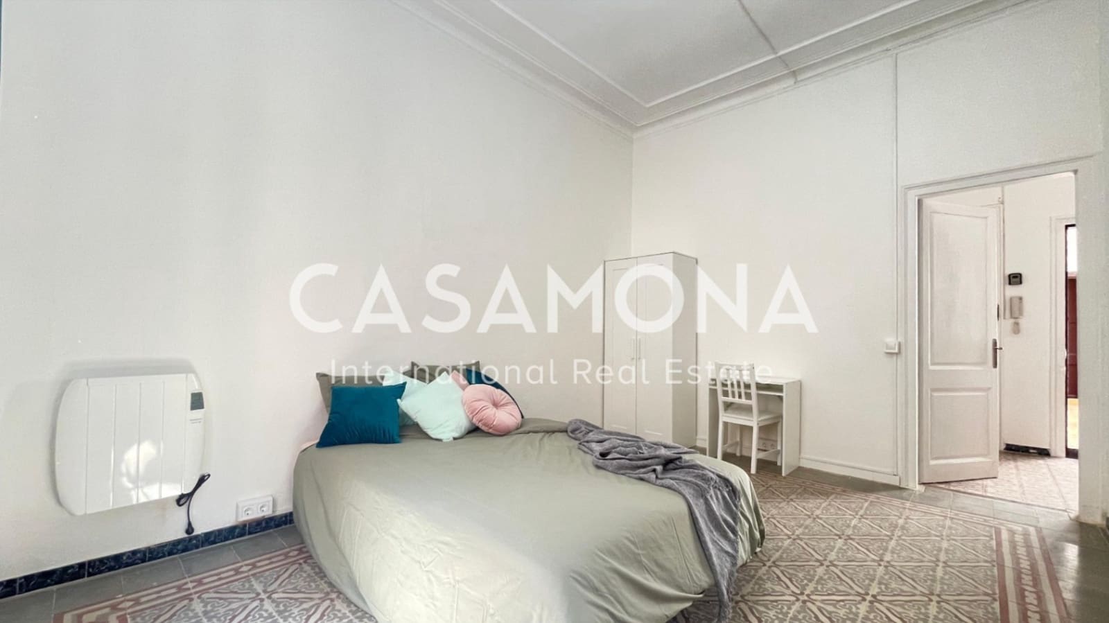 1 slaapkamer Appartement te huur in Barcelona stad - € 900 (Ref: 9441636)