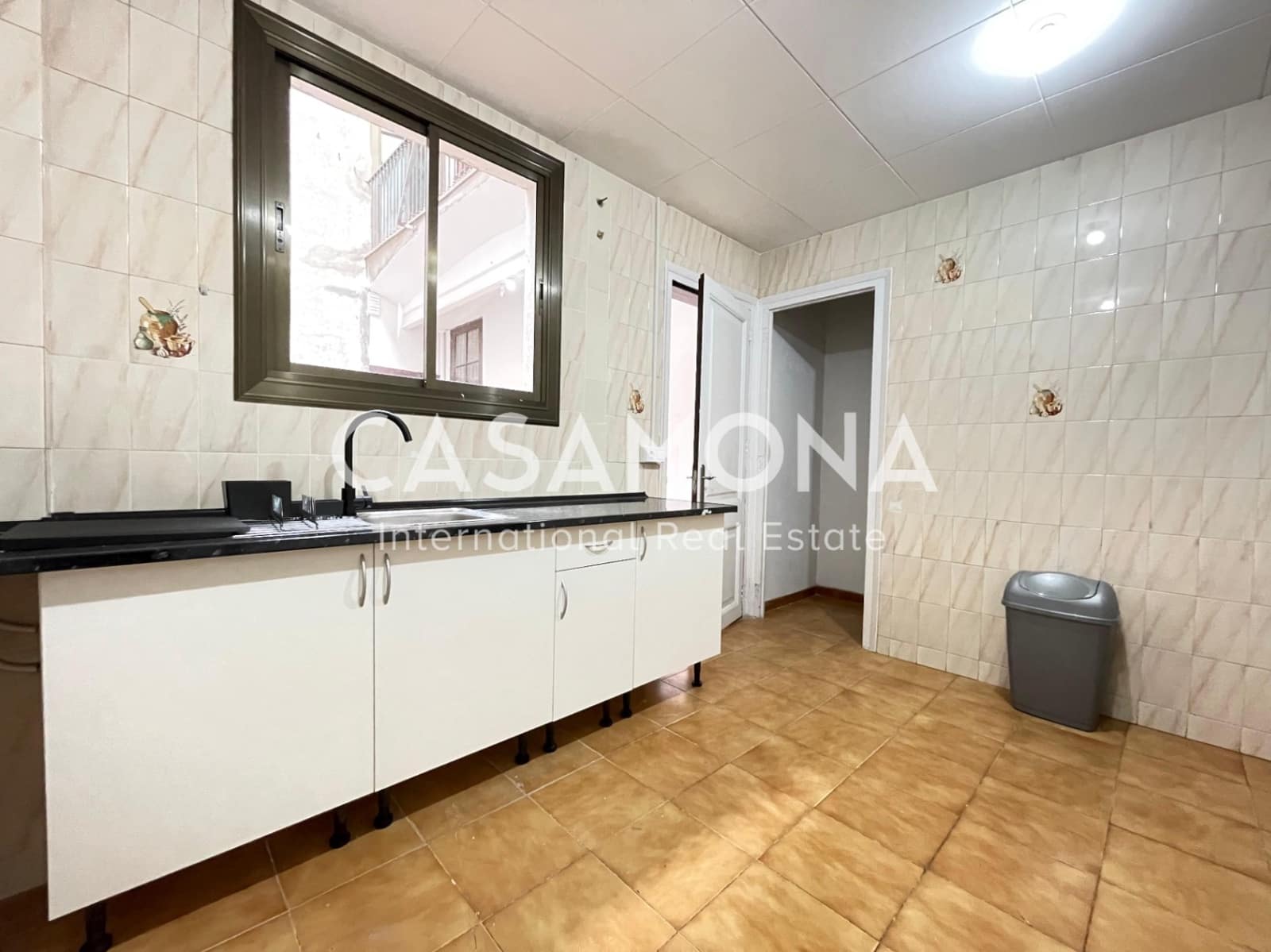 1 slaapkamer Appartement te huur in Barcelona stad - € 900 (Ref: 9441636)