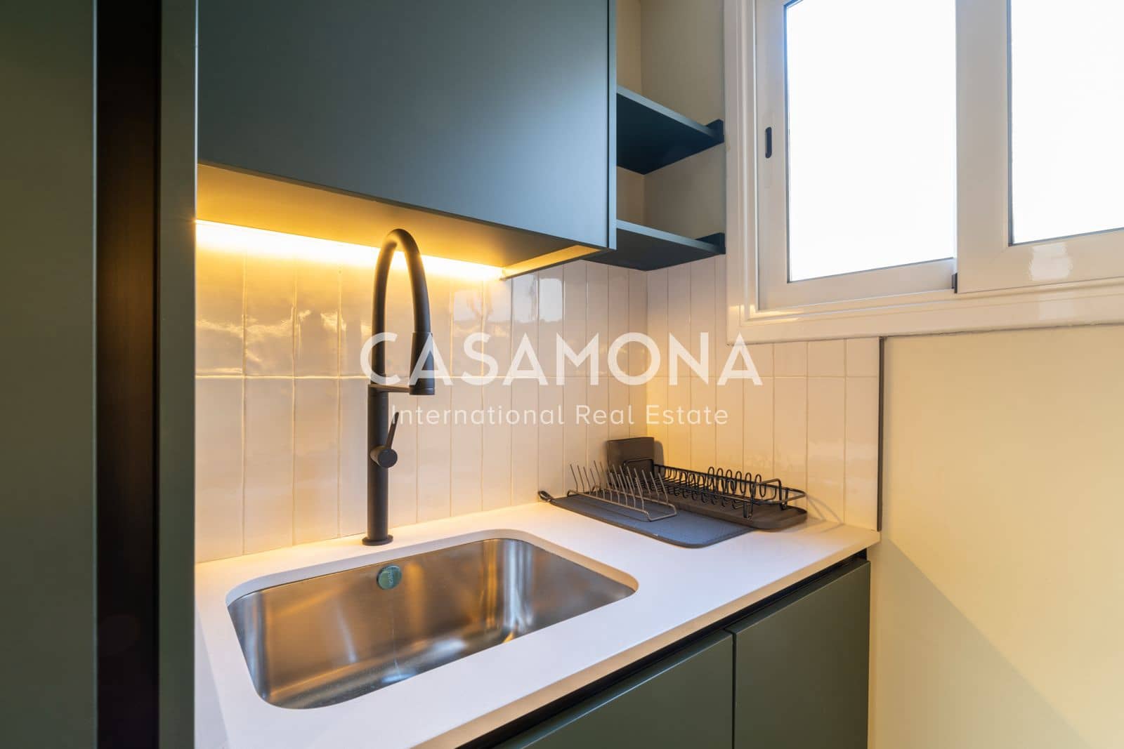 2 soveværelse Lejlighed til leje i Barcelona by - € 2.000 (Ref: 9449897)