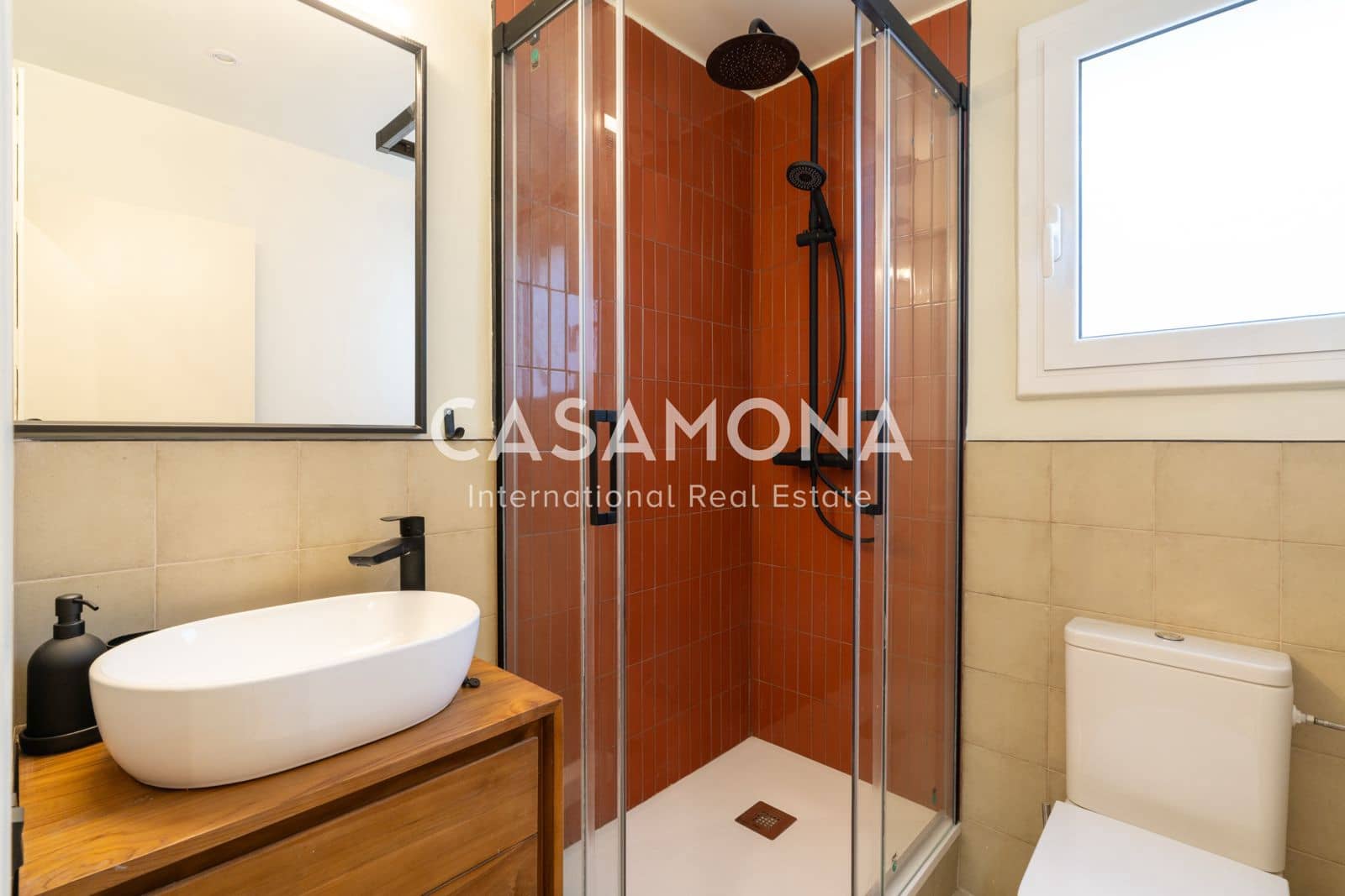 2 soveværelse Lejlighed til leje i Barcelona by - € 2.000 (Ref: 9449897)