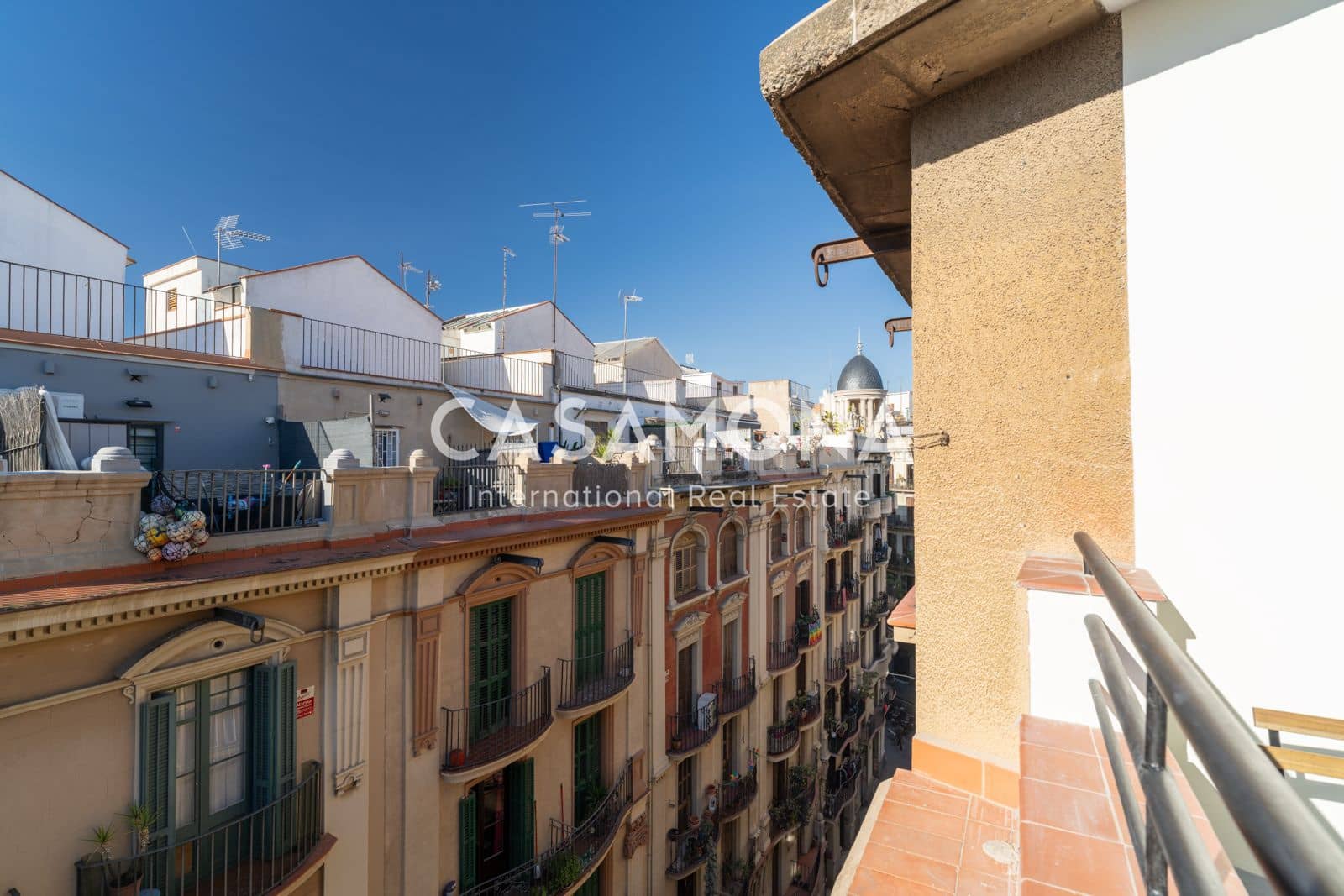 2 soveværelse Lejlighed til leje i Barcelona by - € 2.000 (Ref: 9449897)