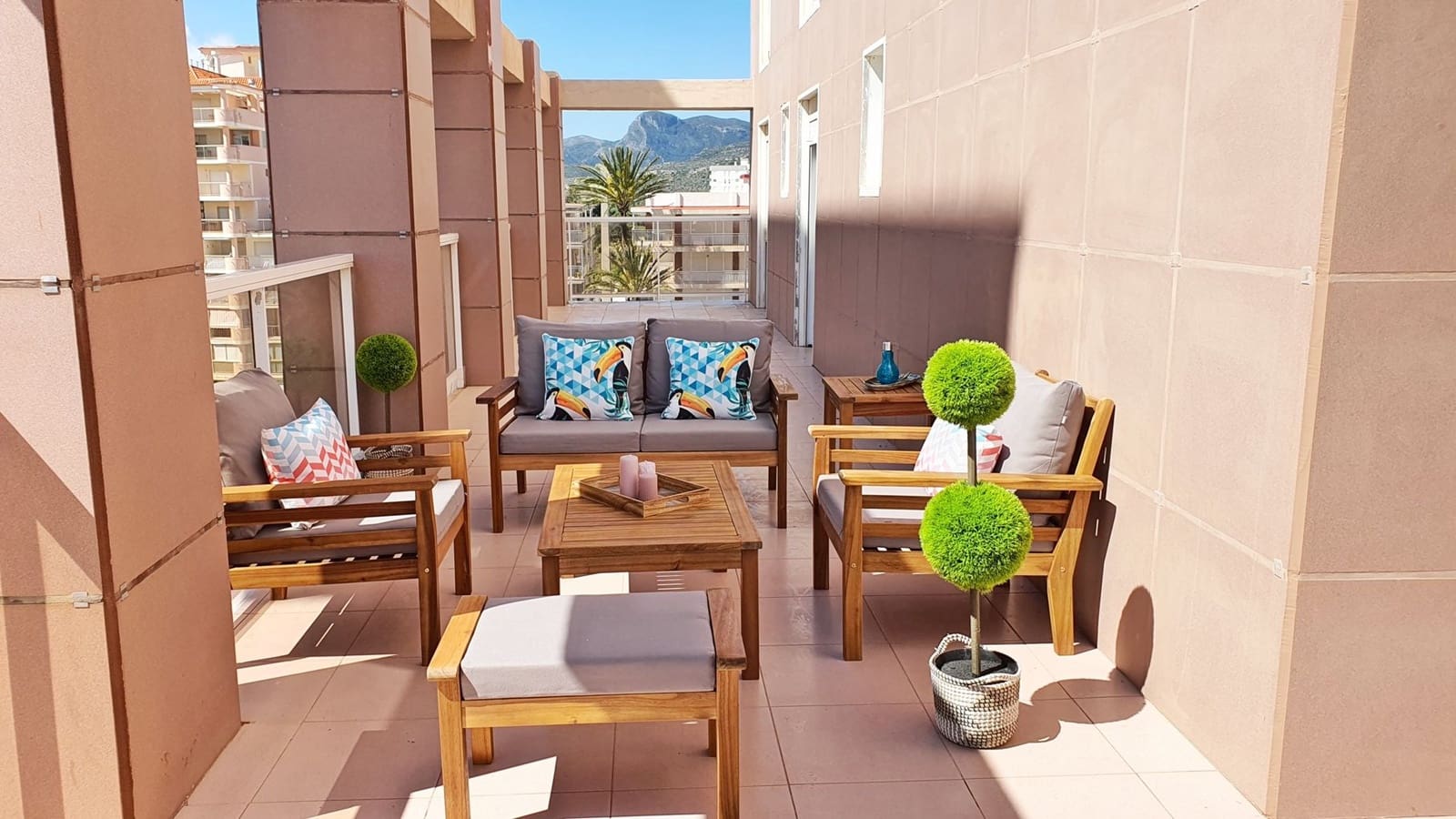 3 soveværelse Strandlejlighed til leje i Gandia med swimmingpool garage - € 900 (Ref: 8241069)