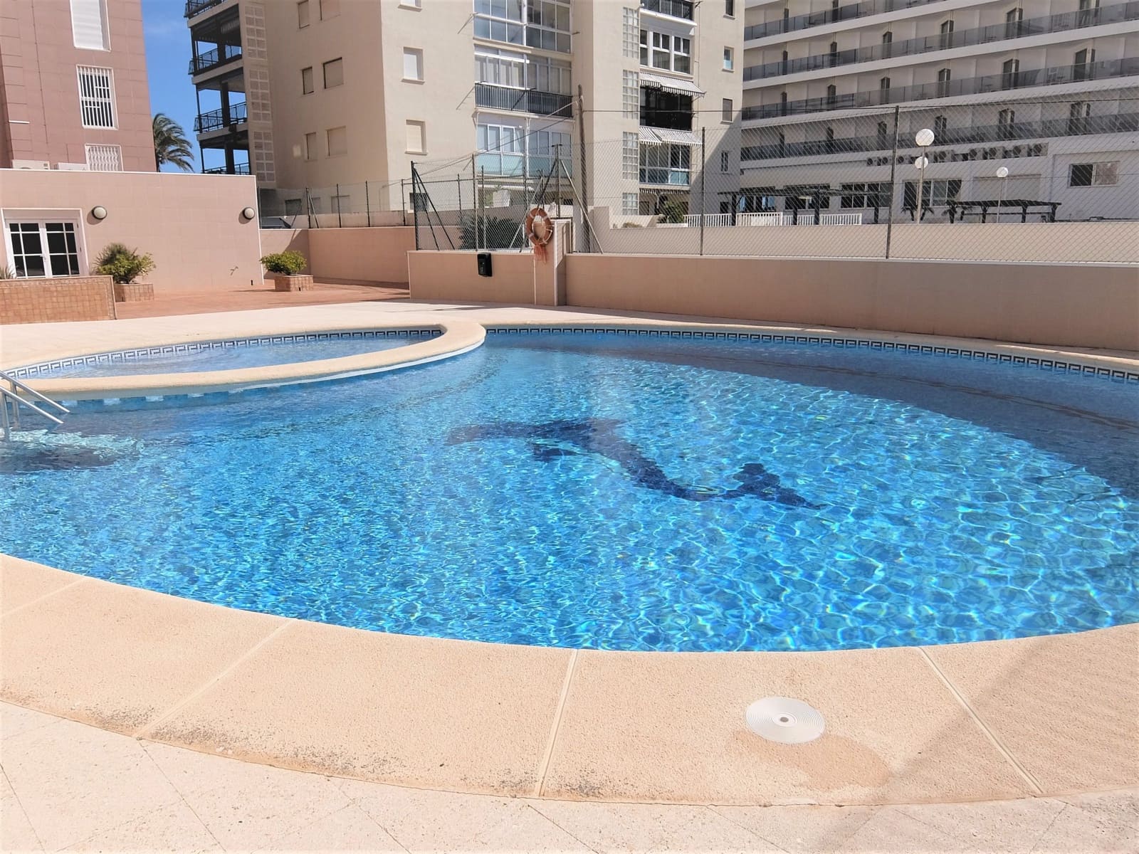 3 soveværelse Strandlejlighed til leje i Gandia med swimmingpool garage - € 900 (Ref: 8241069)