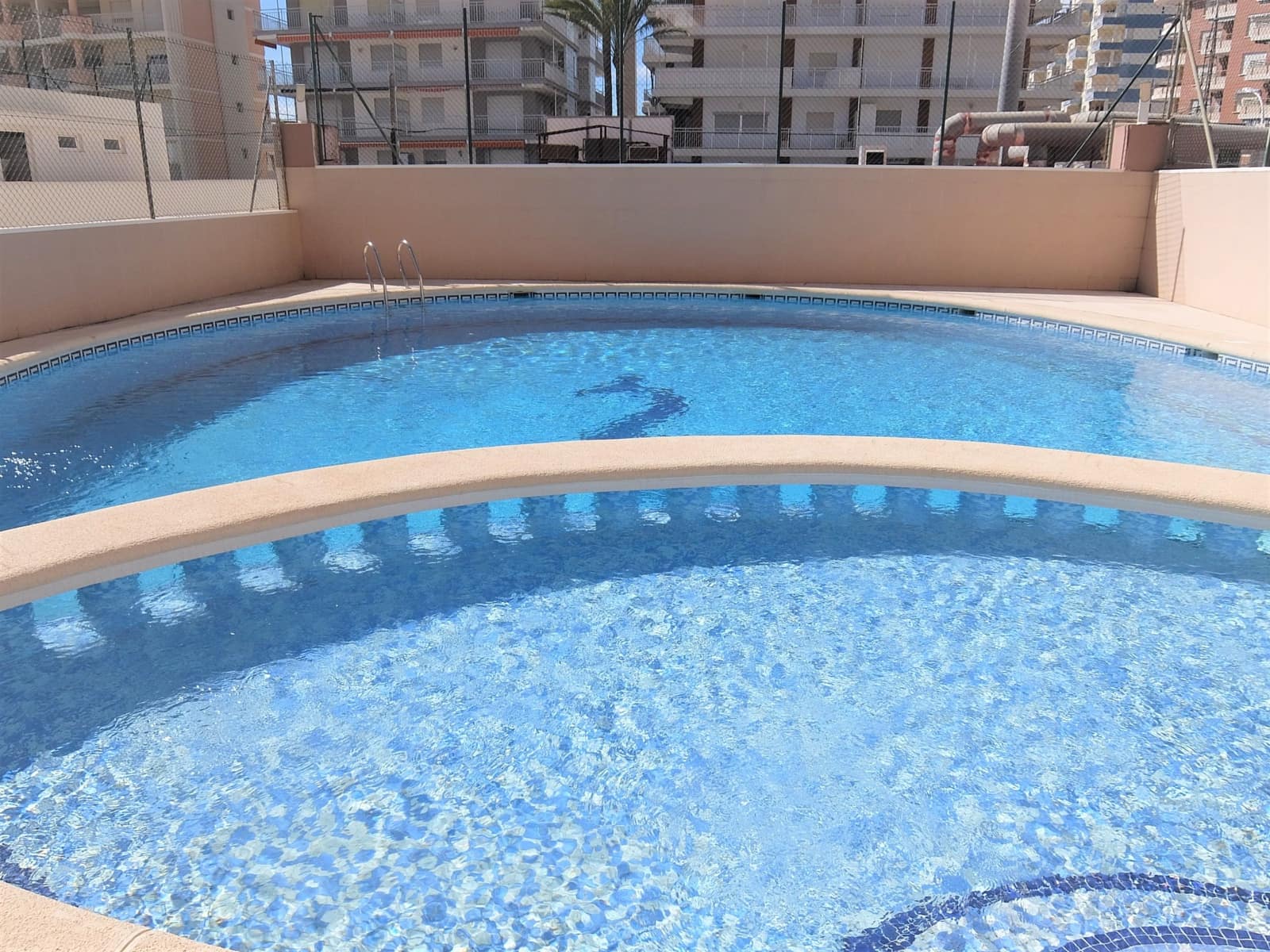 3 soveværelse Strandlejlighed til leje i Gandia med swimmingpool garage - € 900 (Ref: 8241069)