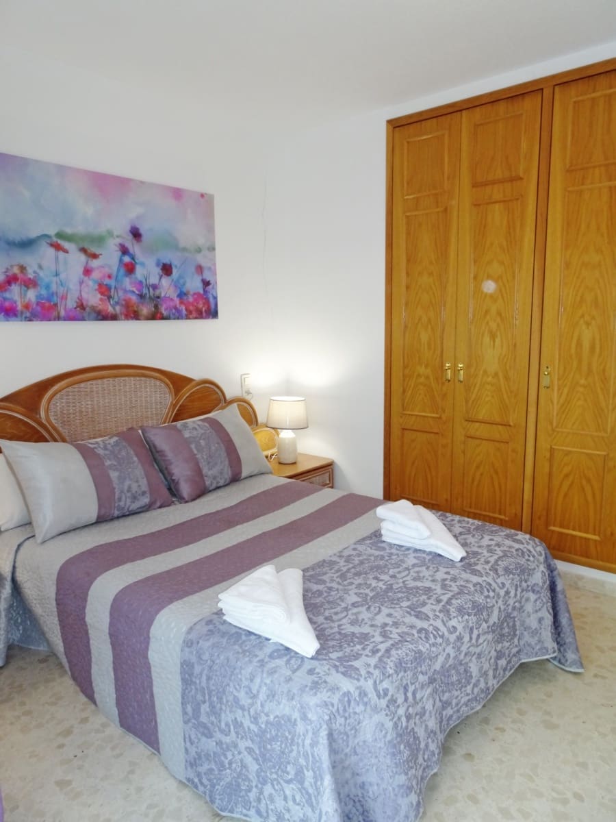 3 soveværelse Strandlejlighed til leje i Gandia med swimmingpool garage - € 550 (Ref: 8241070)