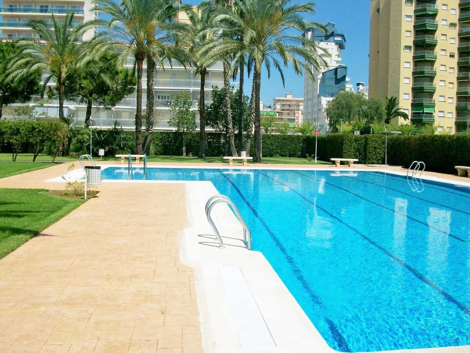 3 soveværelse Strandlejlighed til leje i Gandia med swimmingpool garage - € 550 (Ref: 8241070)