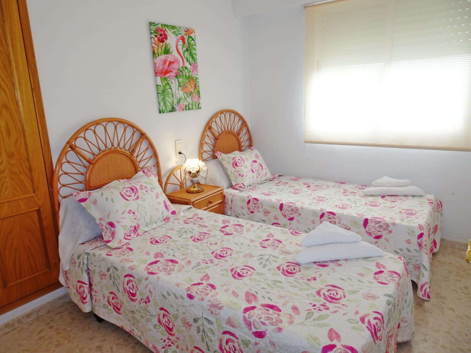 3 soveværelse Strandlejlighed til leje i Gandia med swimmingpool garage - € 550 (Ref: 8241070)