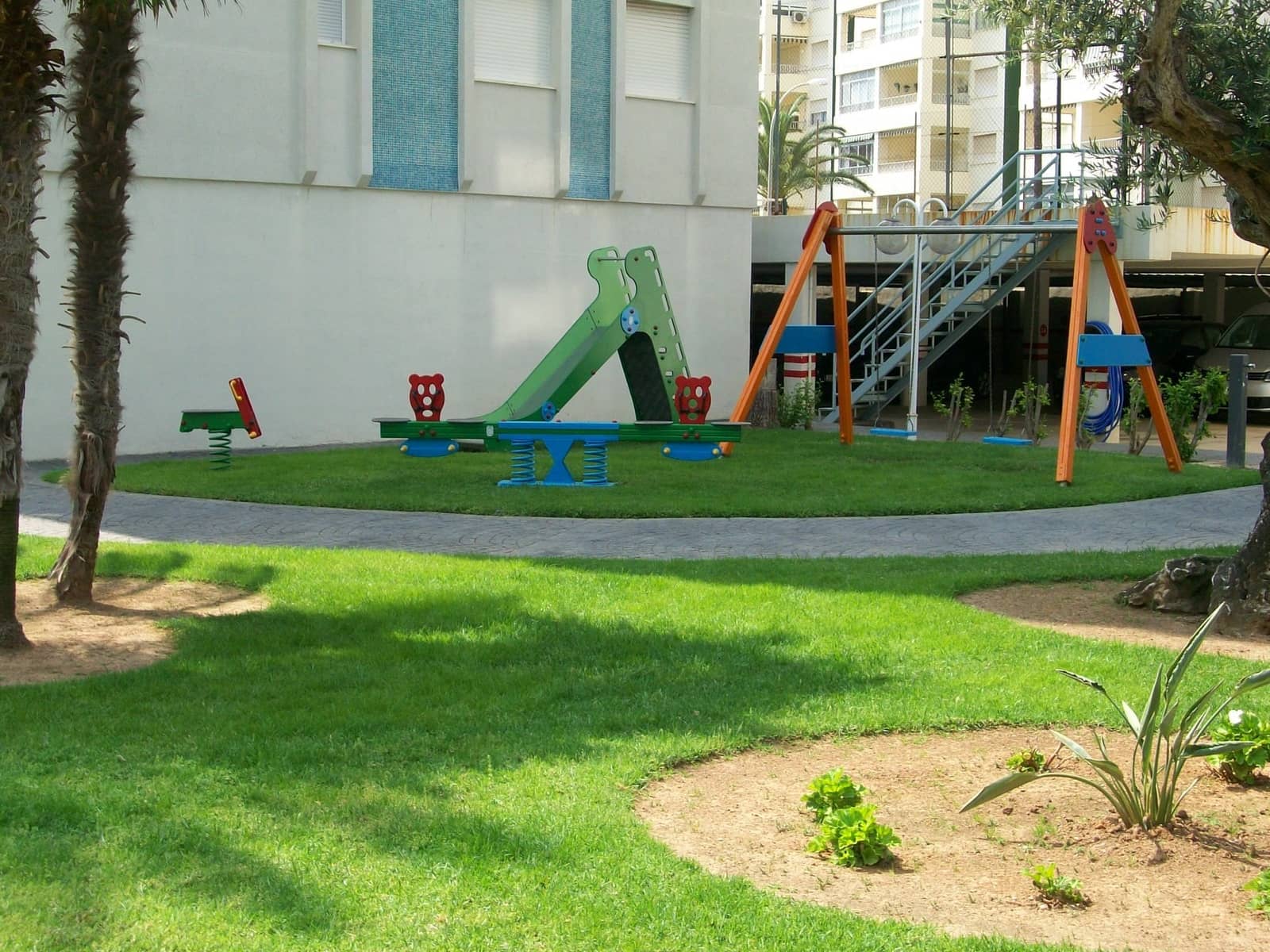 3 soveværelse Strandlejlighed til leje i Gandia med swimmingpool garage - € 550 (Ref: 8241070)