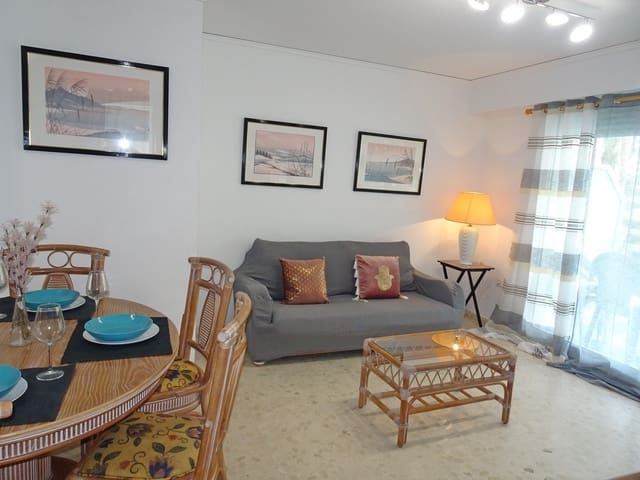 3 Zimmer Strandapartment zu vermieten in Gandia mit Pool Garage - 550 € (Ref: 8241070)