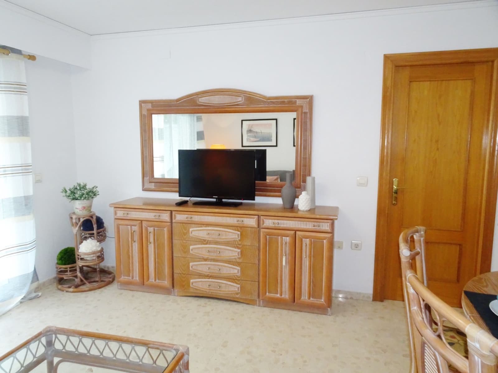 3 soveværelse Strandlejlighed til leje i Gandia med swimmingpool garage - € 550 (Ref: 8241070)