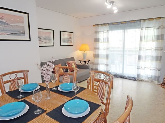 3 Zimmer Strandapartment zu vermieten in Gandia mit Pool Garage - 550 € (Ref: 8241070)