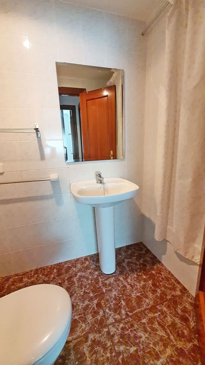 2 soveværelse Strandlejlighed til leje i Gandia med swimmingpool garage - € 550 (Ref: 8241071)