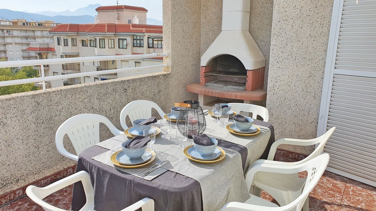 2 soveværelse Strandlejlighed til leje i Gandia med swimmingpool garage - € 550 (Ref: 8241071)