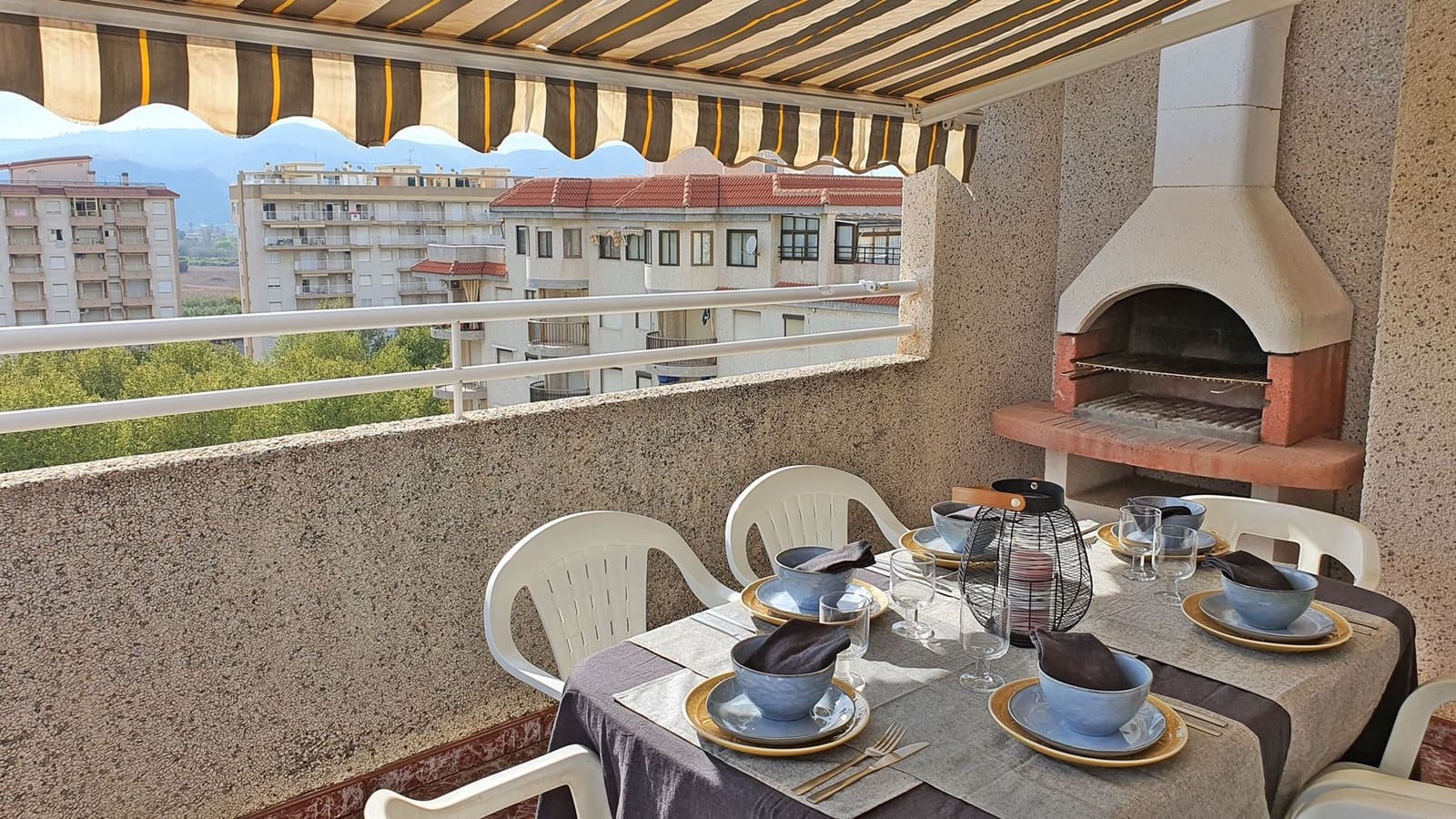 2 soveværelse Strandlejlighed til leje i Gandia med swimmingpool garage - € 550 (Ref: 8241071)